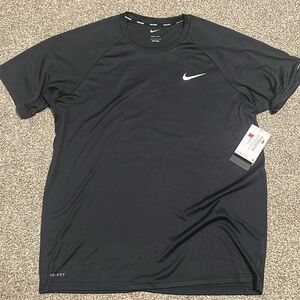Nike Men’s Dri-Fit UPF 40+ Size L